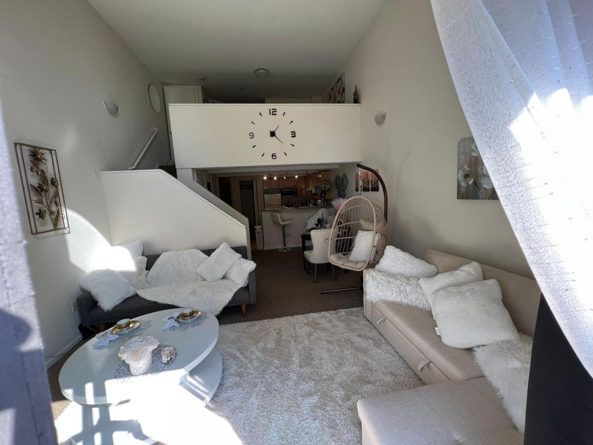 Cozy Downtown Condo Retreat With Space Needle View Seattle Exterior foto