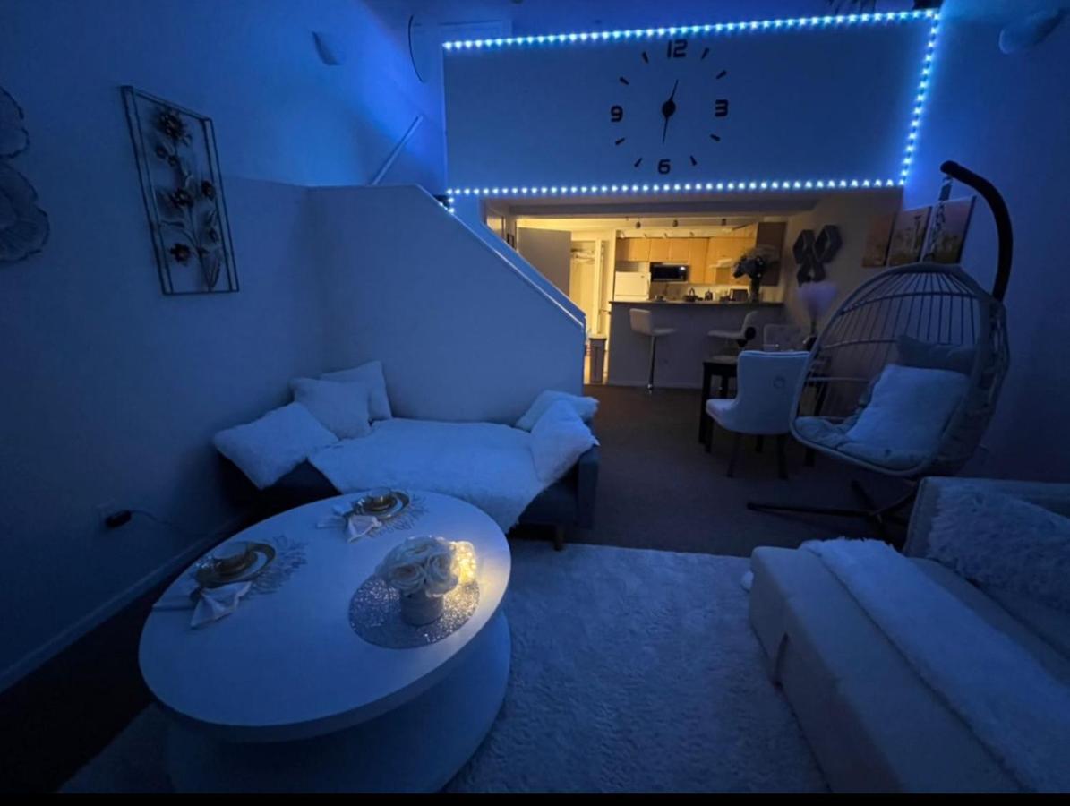 Cozy Downtown Condo Retreat With Space Needle View Seattle Exterior foto