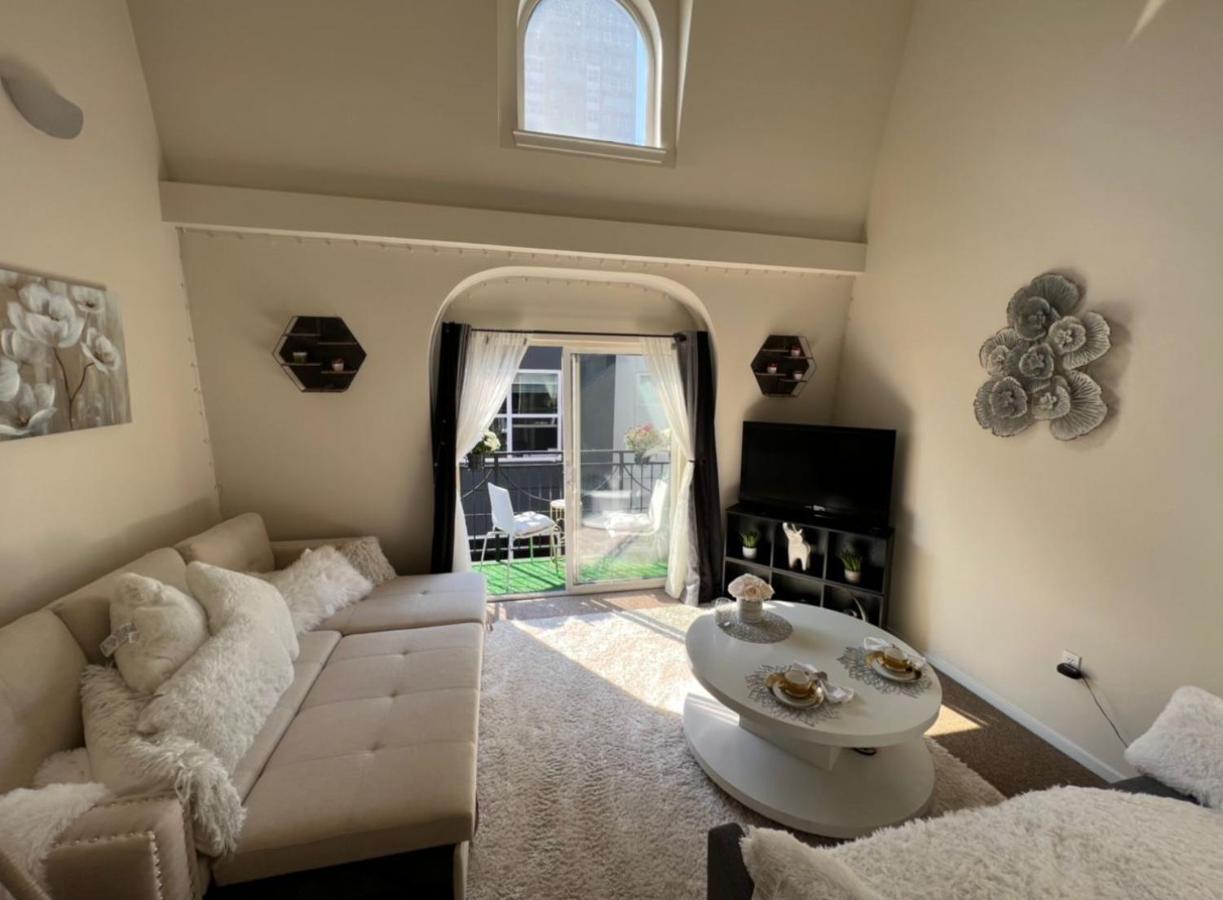 Cozy Downtown Condo Retreat With Space Needle View Seattle Exterior foto